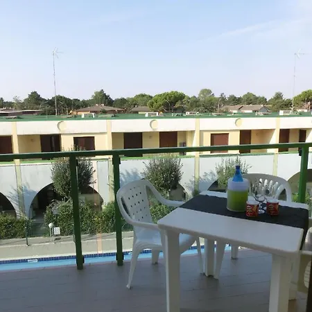 Family-friendly Poolside Tranquility Appartement Bibione