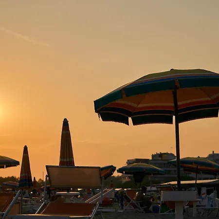 Family-friendly Poolside Tranquility Appartamento Bibione