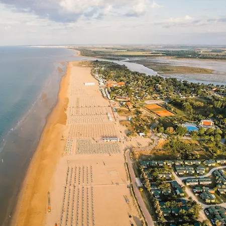 Appartamento Family-friendly Poolside Tranquility Bibione